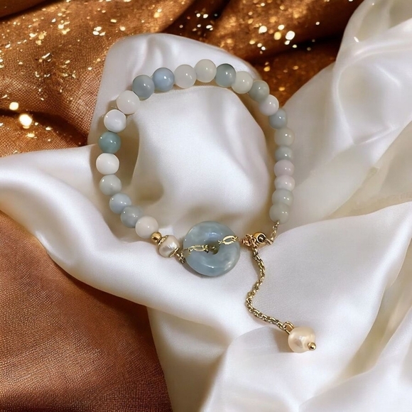 Natural Jade Beaded Adjustable Bracelet With Freshwater Pearl & Gold Chain - Picture 11 of 11